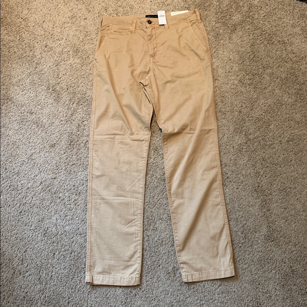 BRAND NEW American Eagle 32x34 Chino Pants